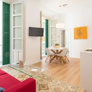 https://apartamento-centro-historico-ii.hotelsinnerja.org